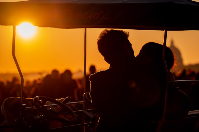 Pierwsze rozmowy, pierwsze emocje – jak rodzi się zainteresowanie drugą osobą