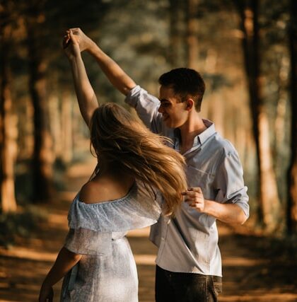 Miłość czy przywiązanie? Jak odróżnić prawdziwe uczucia od strachu przed samotnością