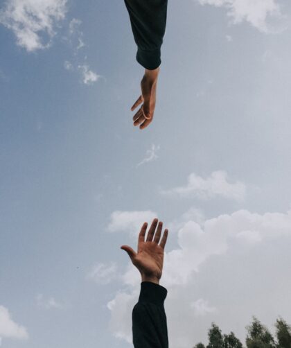 Dlaczego po 40 częściej analizujemy swoją przeszłość niż planujemy przyszłość