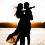 zdjęcia profilowe, portale randkowe, pierwsze wrażenie, autoprezentacja, liczba zdjęć, autentyczność, różnorodność, atrakcyjność, zaufanie, komunikacja wizualna
